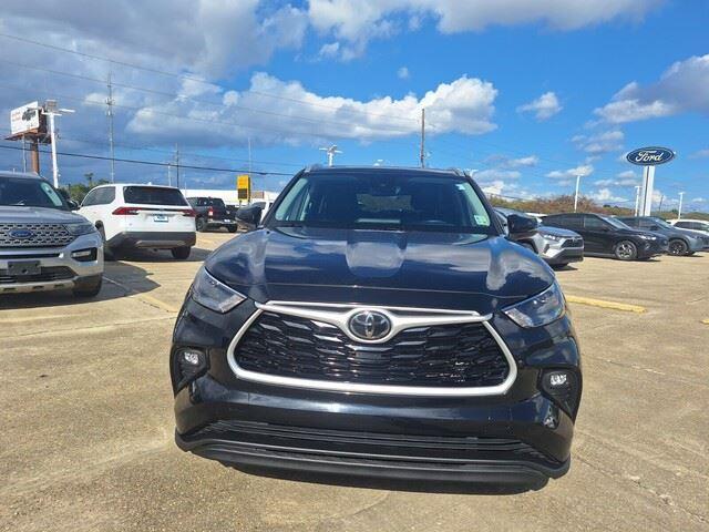 used 2022 Toyota Highlander car, priced at $32,888