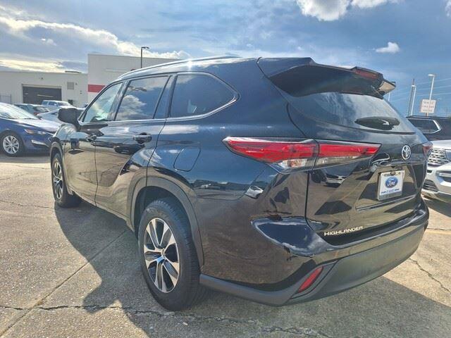 used 2022 Toyota Highlander car, priced at $32,888
