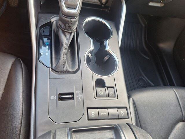 used 2022 Toyota Highlander car, priced at $32,888