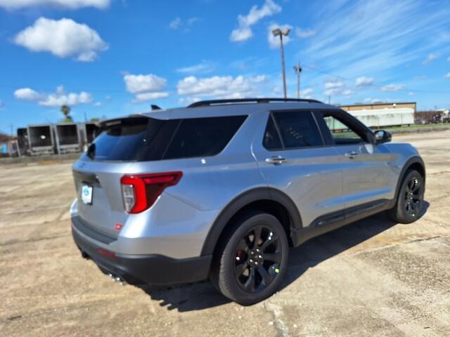 new 2024 Ford Explorer car, priced at $61,810