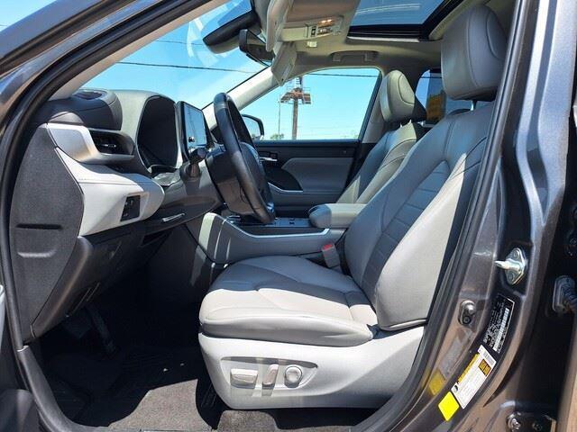 used 2023 Toyota Highlander car, priced at $36,995