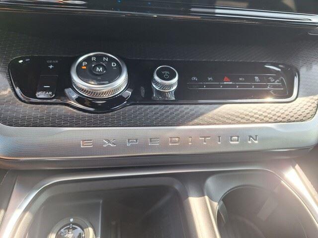 new 2025 Ford Expedition Max car, priced at $83,195