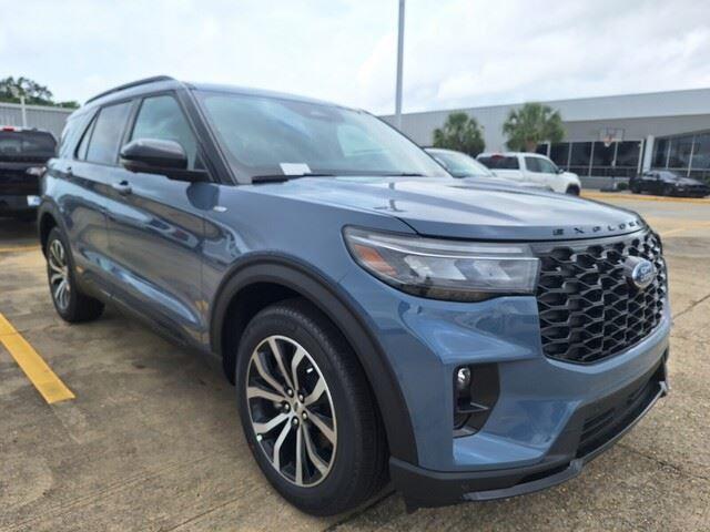 new 2025 Ford Explorer car, priced at $48,945