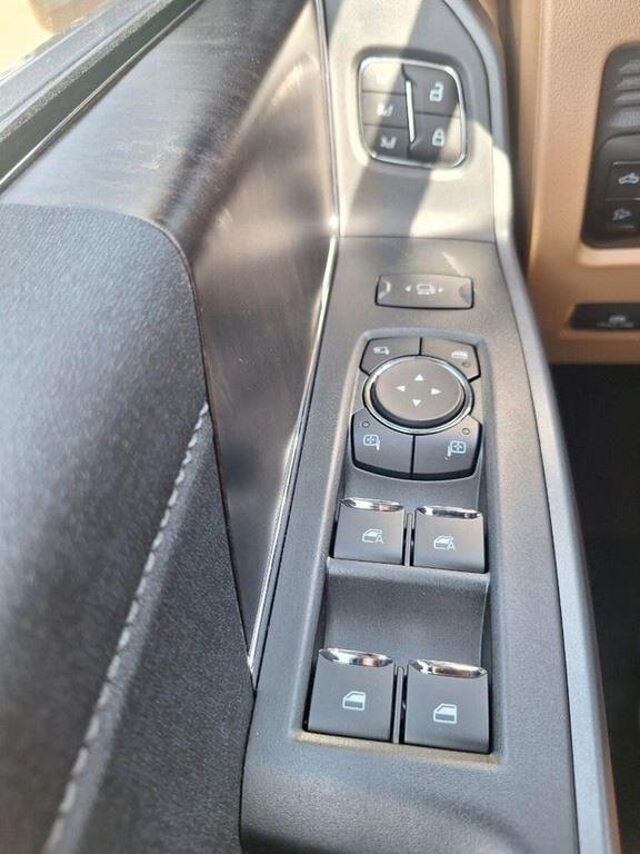 new 2025 Ford F-250 car, priced at $71,970