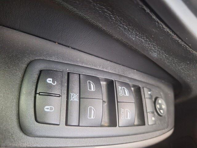 used 2020 Jeep Cherokee car, priced at $13,276