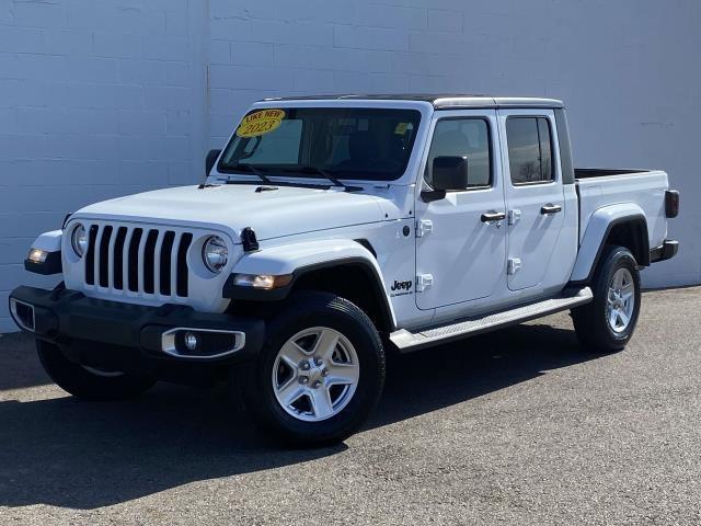 used 2023 Jeep Gladiator car, priced at $45,000