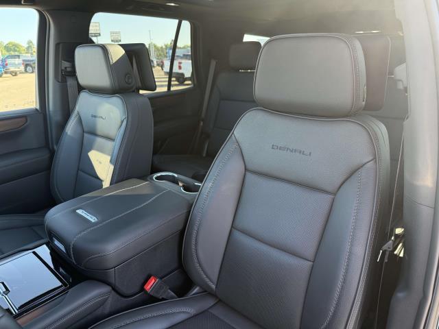 used 2025 GMC Yukon car, priced at $89,995