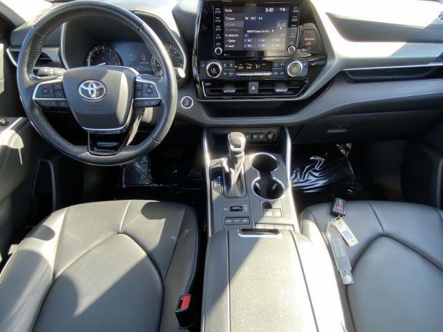 used 2020 Toyota Highlander car, priced at $32,995