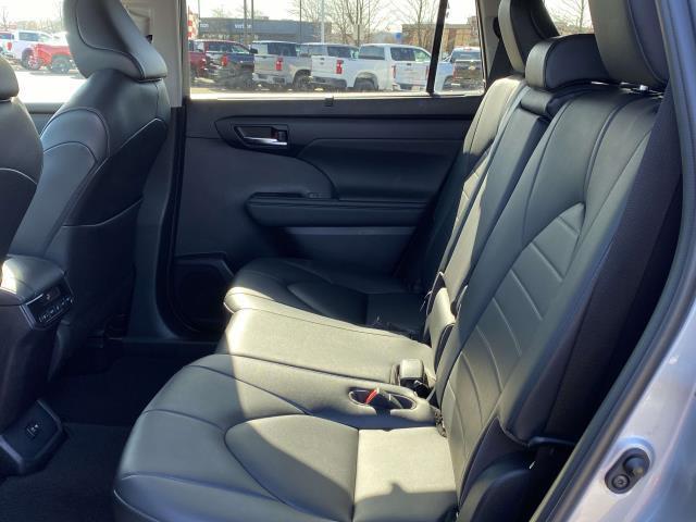 used 2020 Toyota Highlander car, priced at $32,995