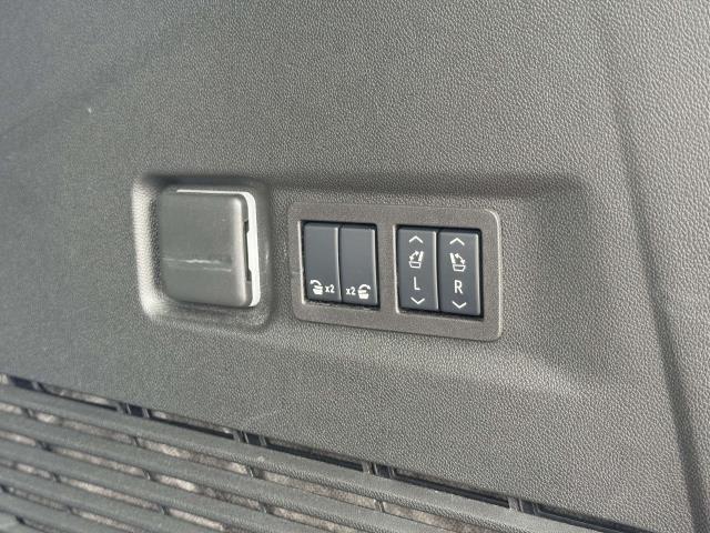 used 2025 GMC Yukon XL car, priced at $99,995