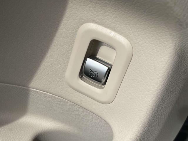 used 2022 Mercedes-Benz GLC 300 car, priced at $33,995