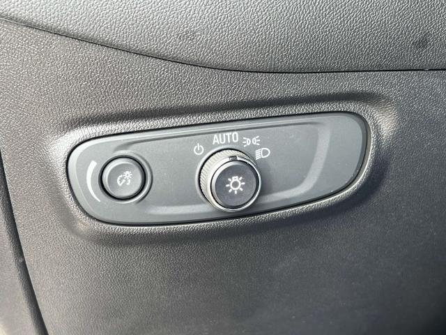used 2021 Chevrolet Equinox car, priced at $18,995