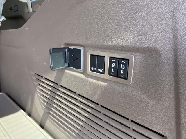 used 2022 GMC Yukon XL car, priced at $57,995