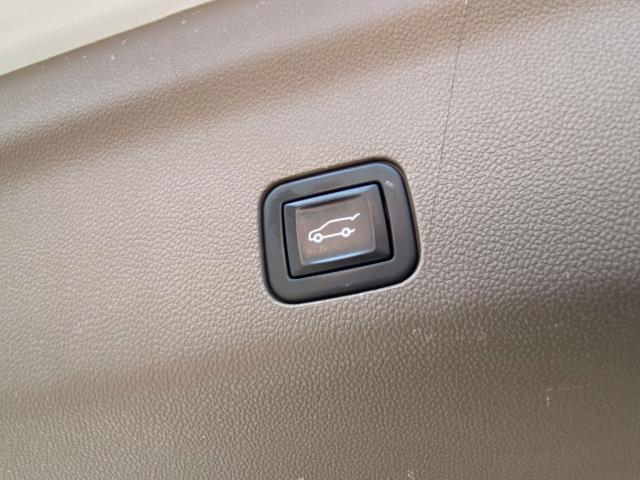 used 2022 GMC Yukon XL car, priced at $57,995