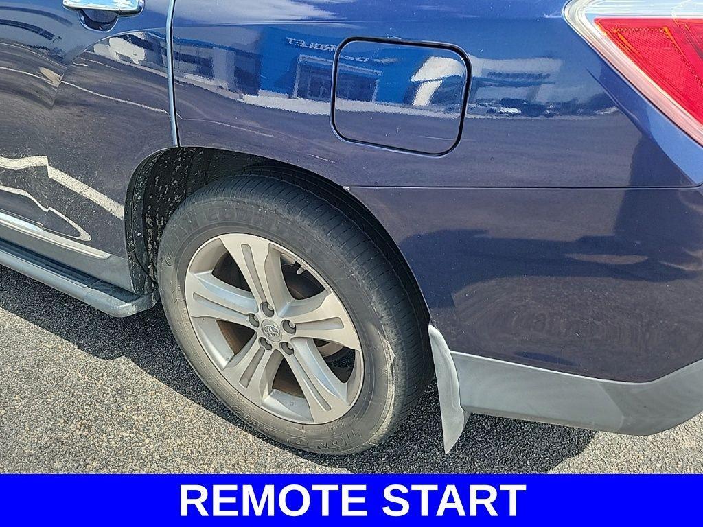 used 2013 Toyota Highlander car, priced at $11,000