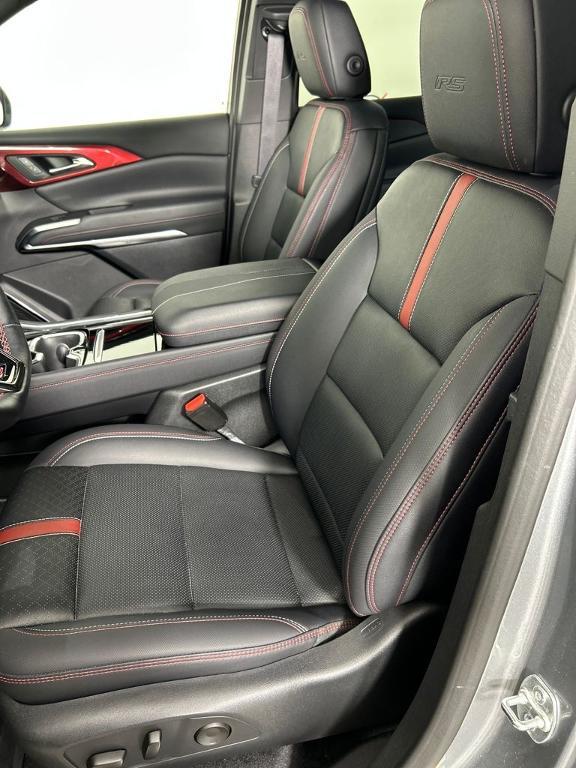 used 2025 Chevrolet Traverse car, priced at $51,500