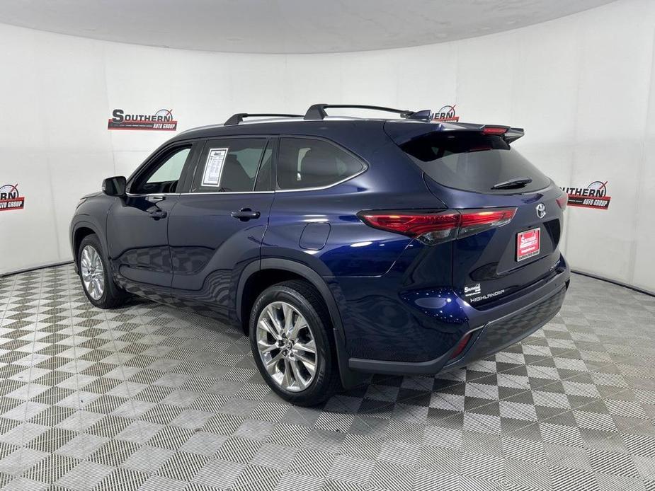 used 2021 Toyota Highlander car, priced at $36,200