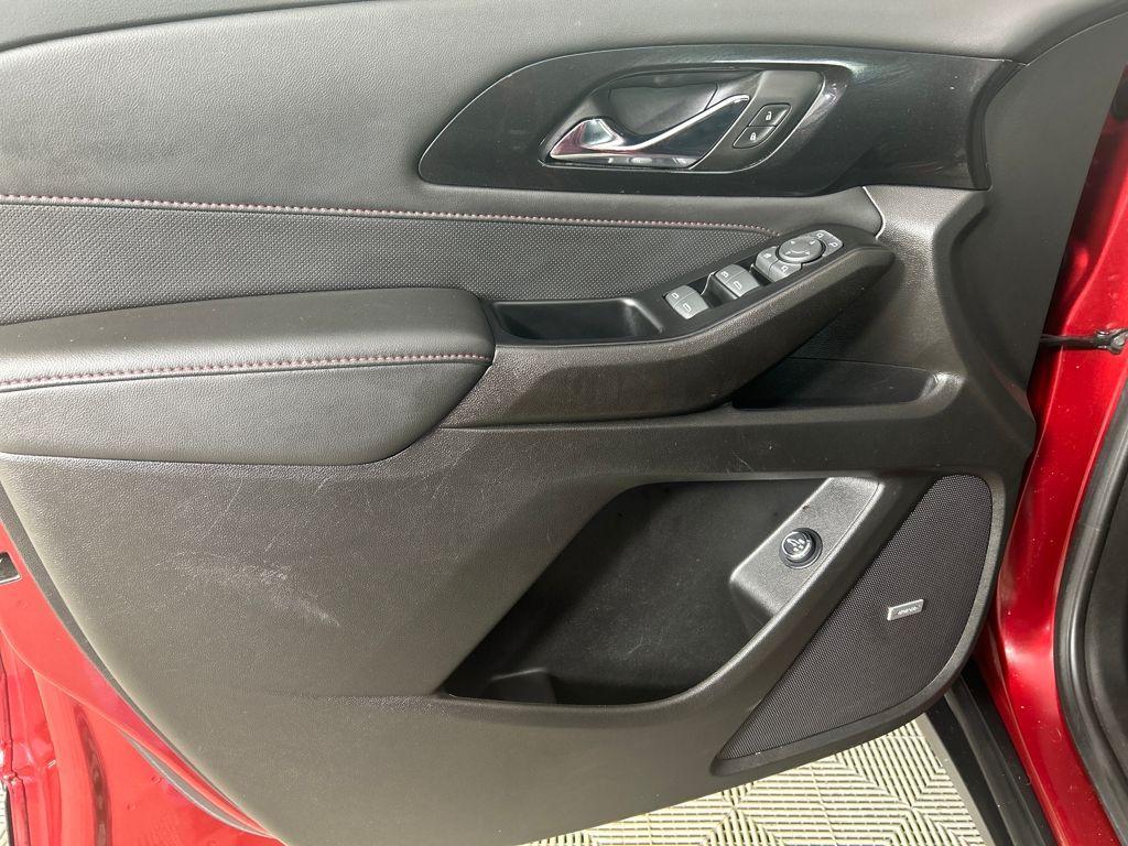 used 2023 Chevrolet Traverse car, priced at $34,881