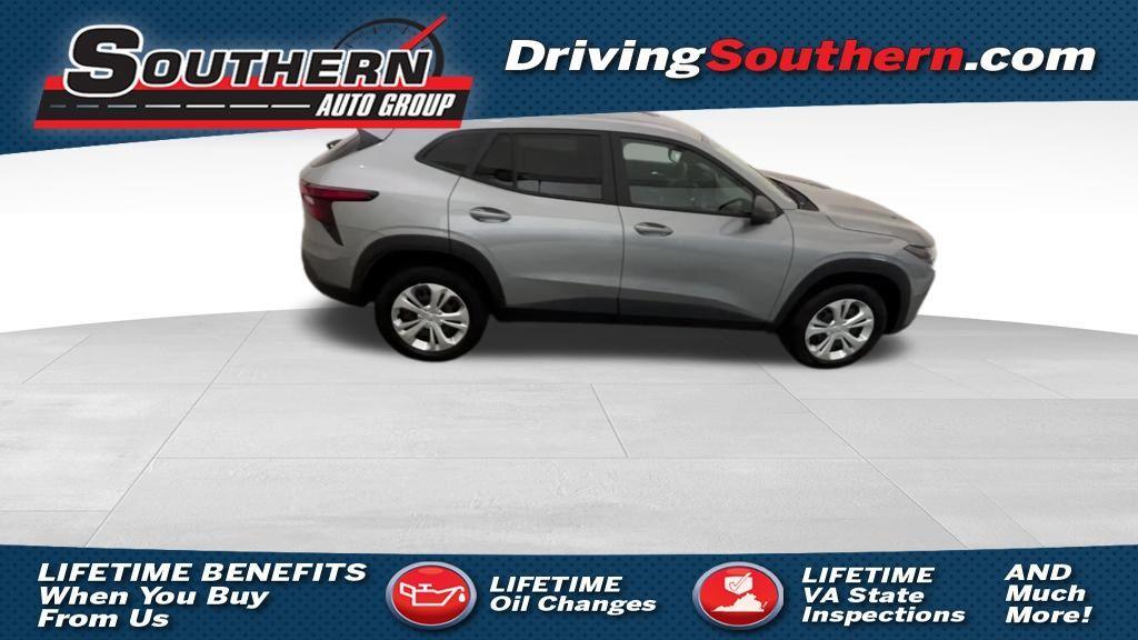 used 2024 Chevrolet Trax car, priced at $21,051