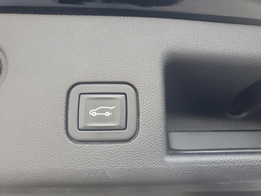 used 2022 Chevrolet Equinox car, priced at $22,703