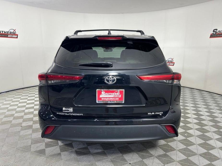 used 2021 Toyota Highlander car, priced at $36,408