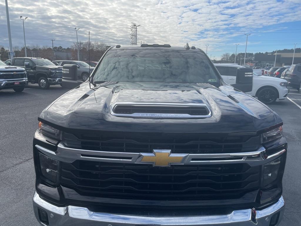 used 2025 Chevrolet Silverado 2500 car, priced at $69,899