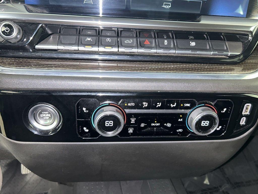 used 2024 Chevrolet Silverado 1500 car, priced at $31,904