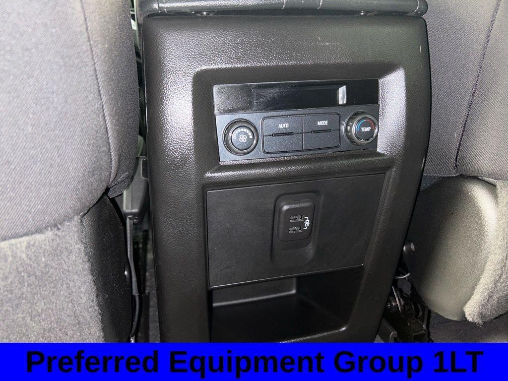 used 2022 Chevrolet Traverse car, priced at $28,086
