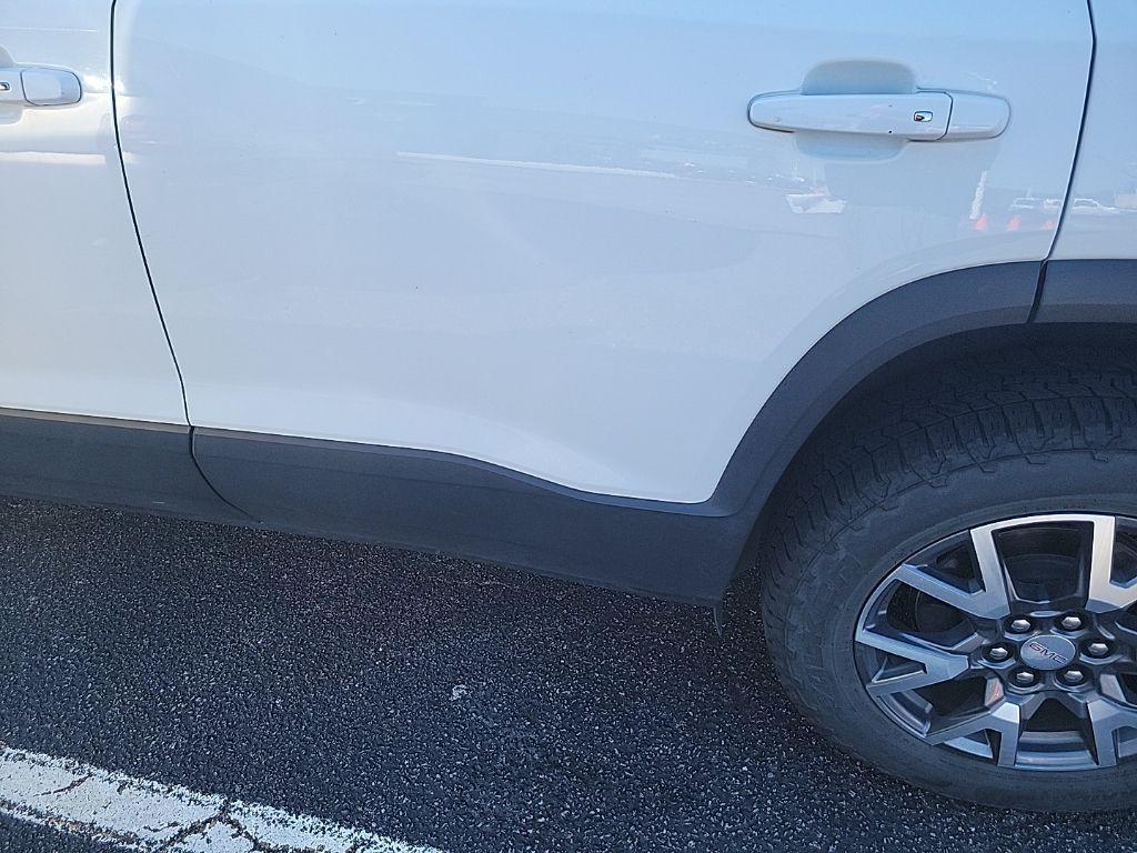 used 2023 GMC Acadia car, priced at $23,600