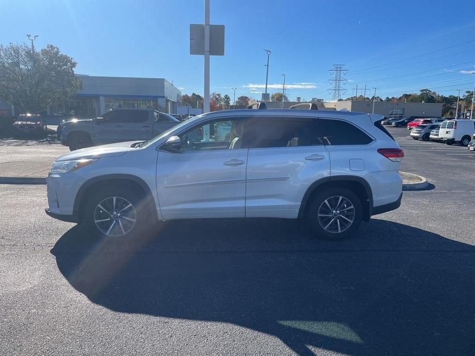 used 2018 Toyota Highlander car, priced at $27,165