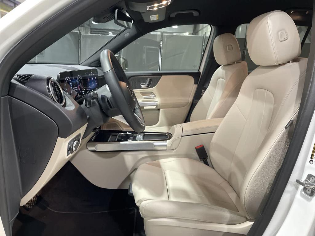 used 2025 Mercedes-Benz GLB 250 car, priced at $39,998