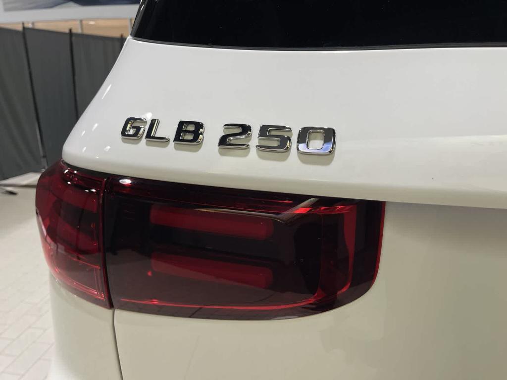 used 2025 Mercedes-Benz GLB 250 car, priced at $39,998