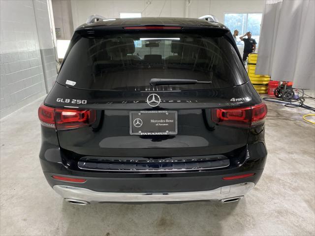 used 2020 Mercedes-Benz GLB 250 car, priced at $27,507