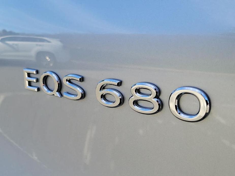 new 2024 Mercedes-Benz Maybach EQS 680 car, priced at $196,050