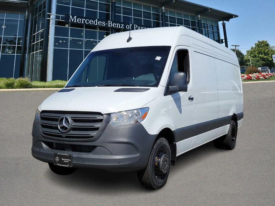 new 2024 Mercedes-Benz Sprinter 3500 car, priced at $71,235