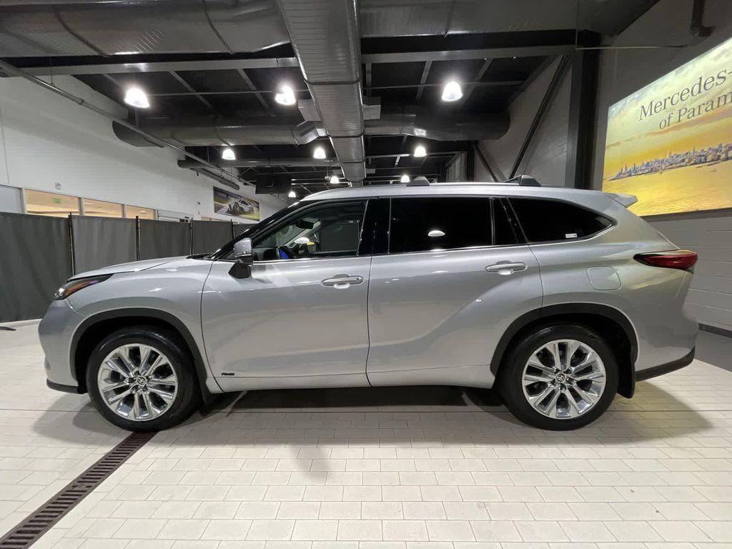 used 2023 Toyota Highlander Hybrid car, priced at $41,778