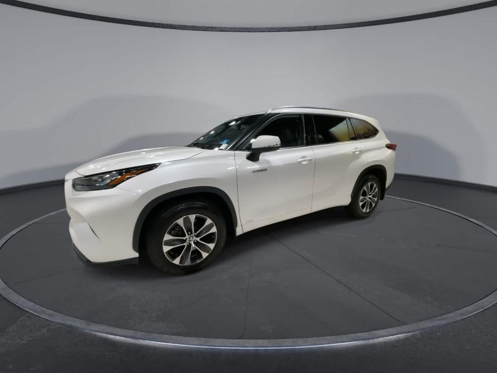 used 2020 Toyota Highlander Hybrid car, priced at $30,962