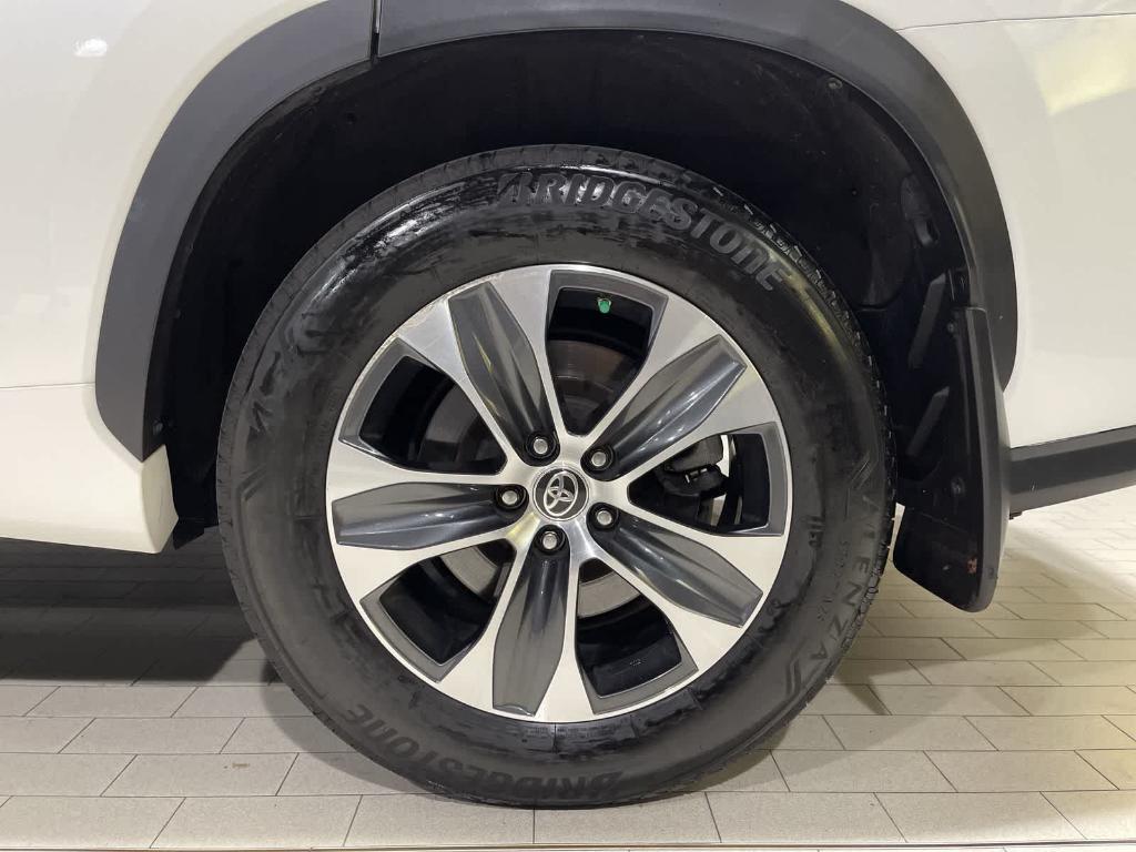 used 2020 Toyota Highlander Hybrid car, priced at $30,962