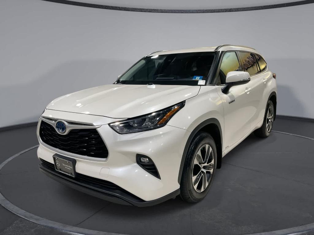 used 2020 Toyota Highlander Hybrid car, priced at $30,962