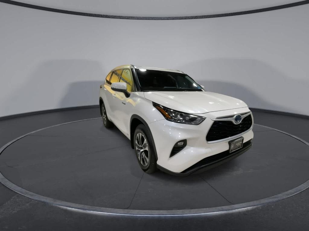 used 2020 Toyota Highlander Hybrid car, priced at $30,962