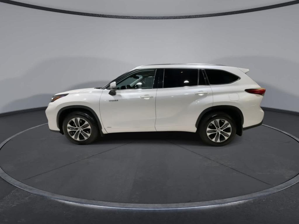 used 2020 Toyota Highlander Hybrid car, priced at $30,962