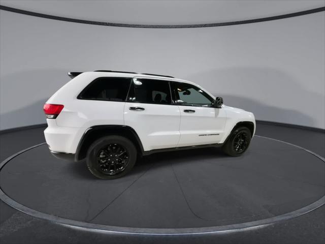 used 2014 Jeep Grand Cherokee car, priced at $14,337