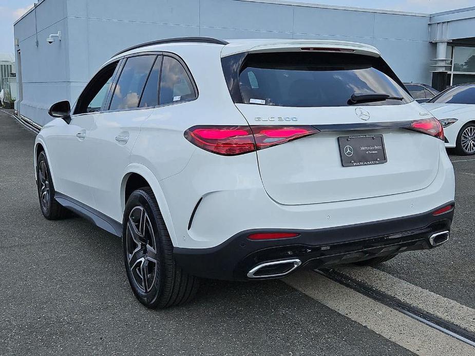 new 2024 Mercedes-Benz GLC 300 car, priced at $58,070