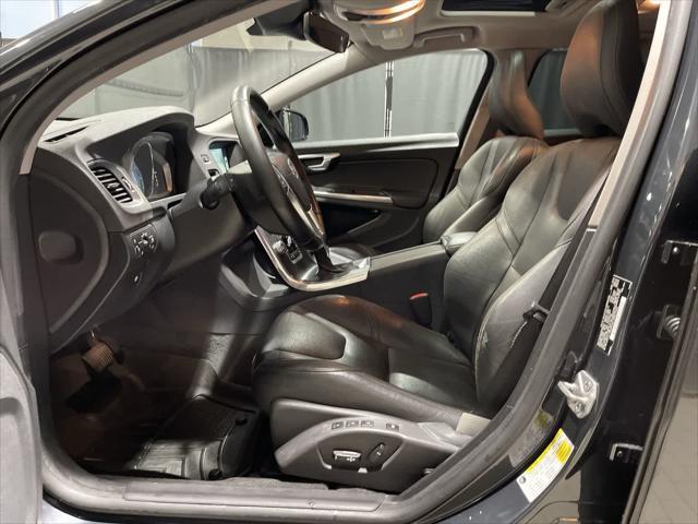 used 2015 Volvo V60 Cross Country car, priced at $11,994