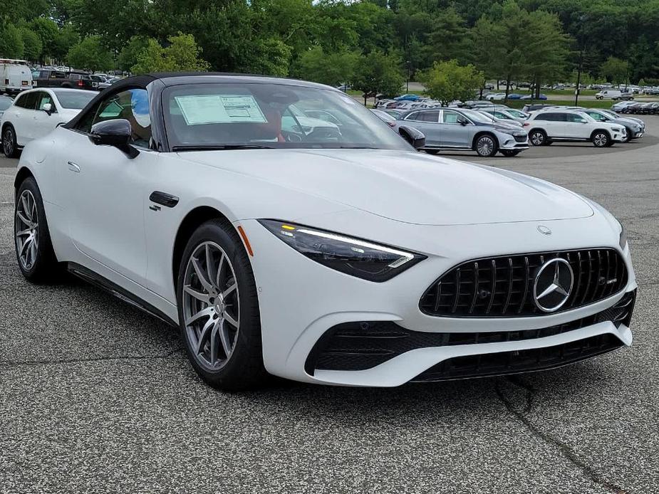 new 2024 Mercedes-Benz AMG SL 43 car, priced at $116,975