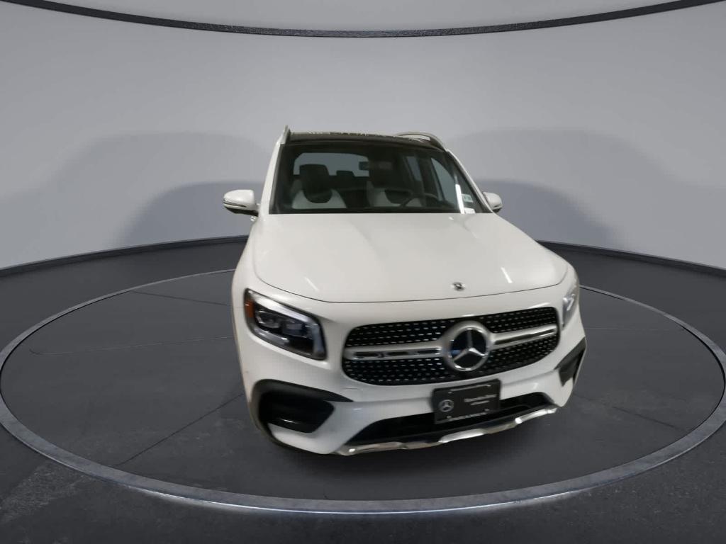 used 2022 Mercedes-Benz GLB 250 car, priced at $34,099