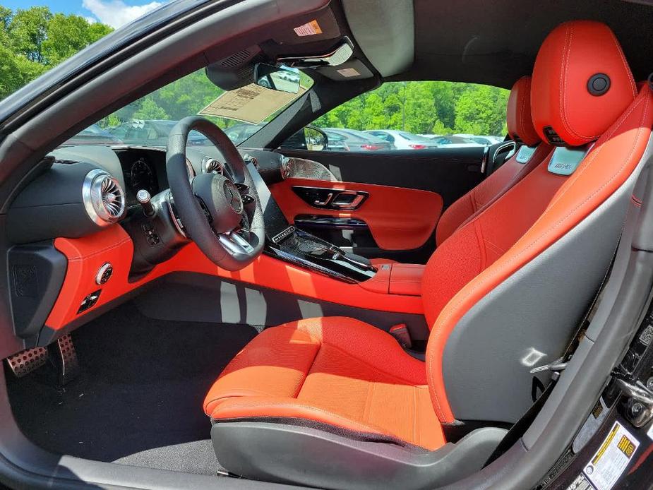 new 2024 Mercedes-Benz AMG SL 43 car, priced at $111,665