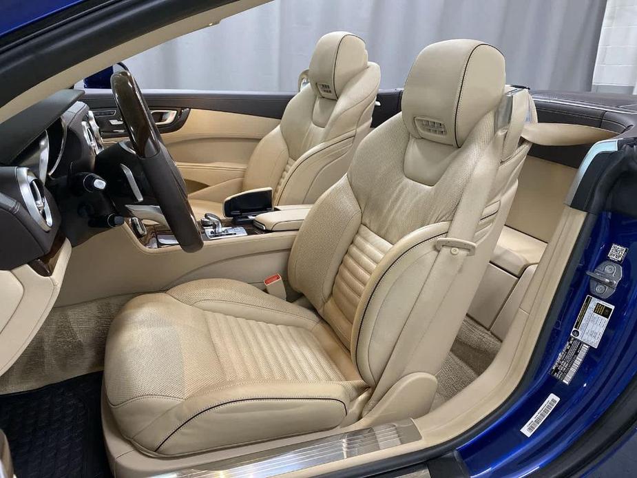 used 2019 Mercedes-Benz SL 550 car, priced at $67,998