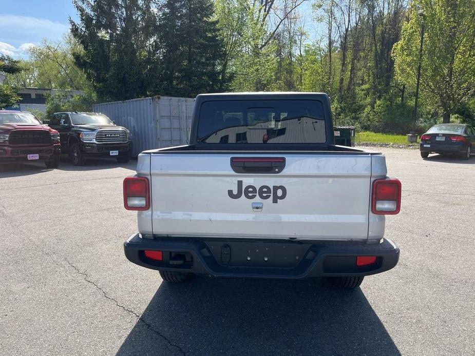 new 2024 Jeep Gladiator car, priced at $47,095