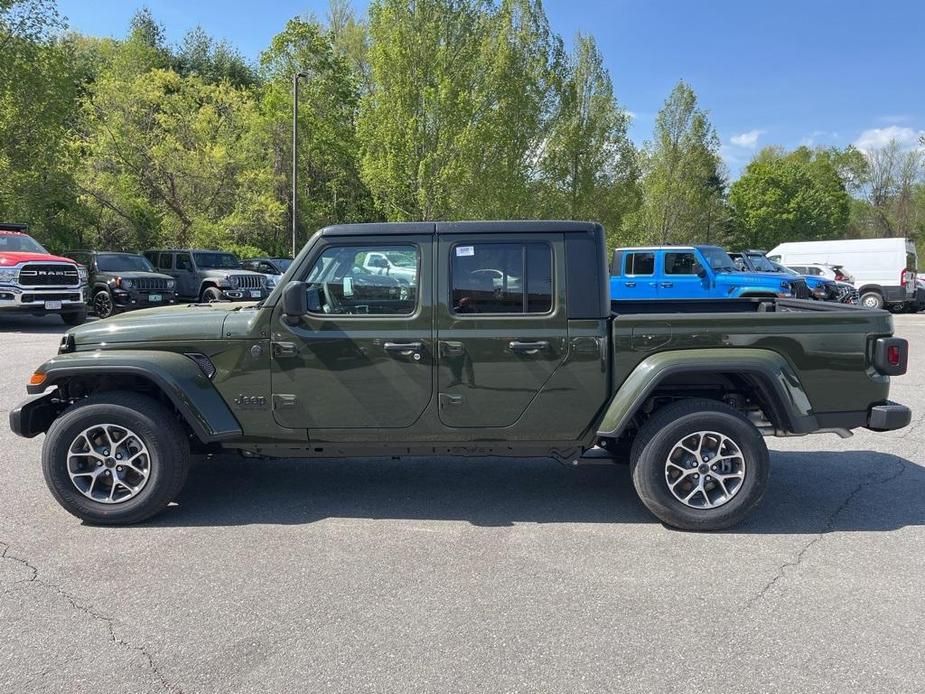 new 2024 Jeep Gladiator car, priced at $47,095
